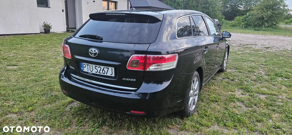 Toyota Avensis - 8