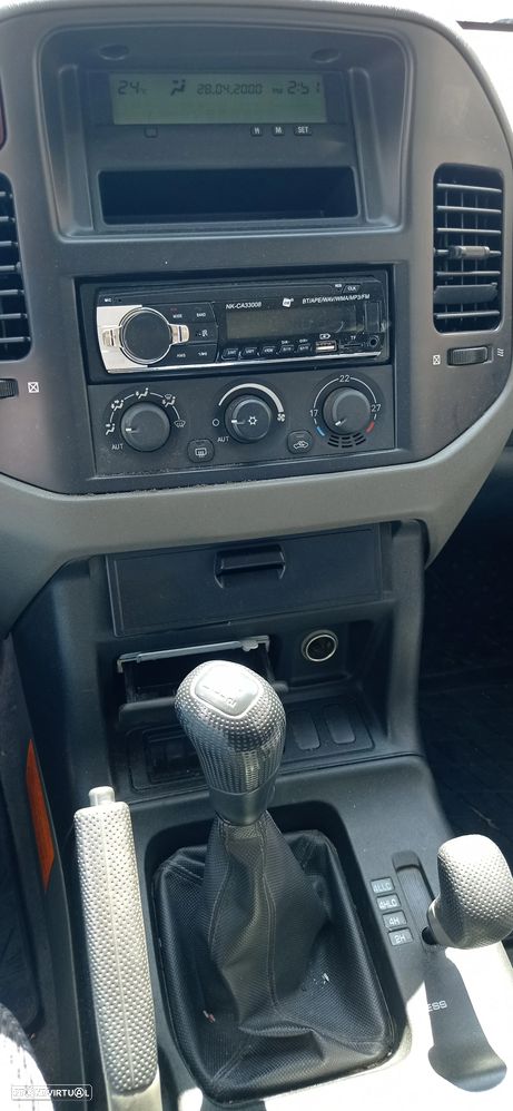 Mitsubishi Pajero - 16
