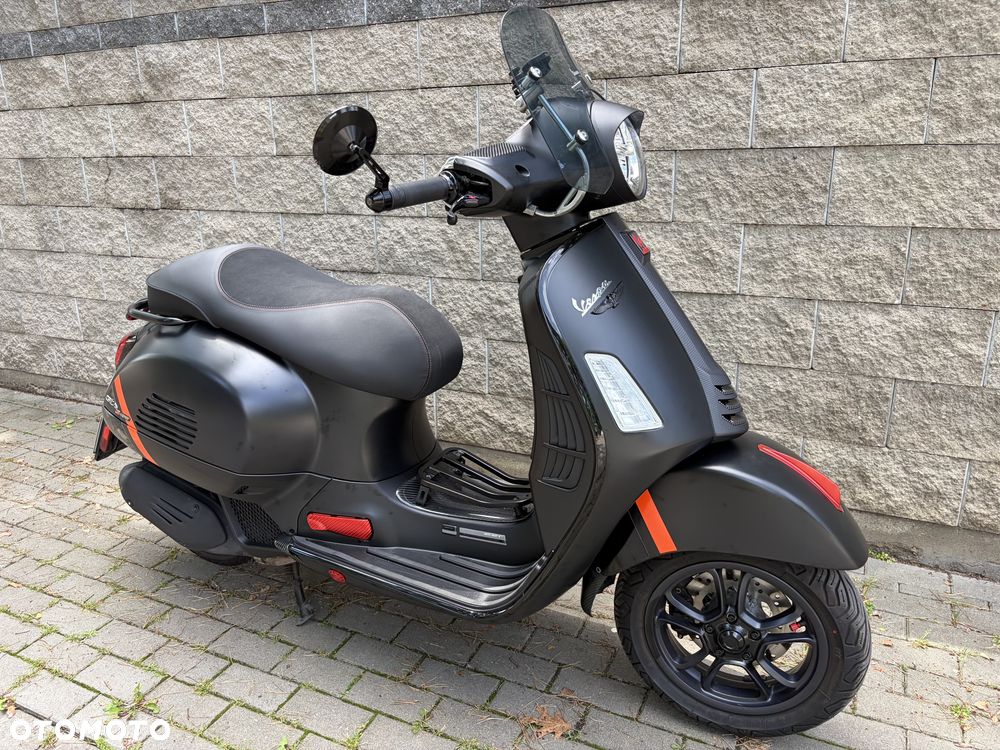 Vespa GTS - 25