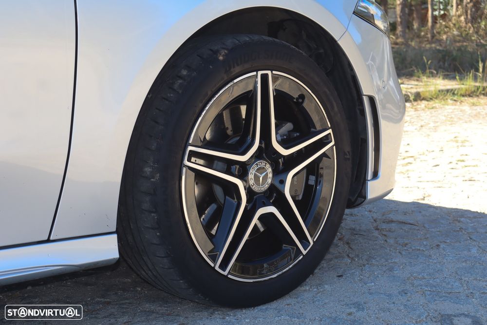 Mercedes-Benz A 250 e AMG Line - 4