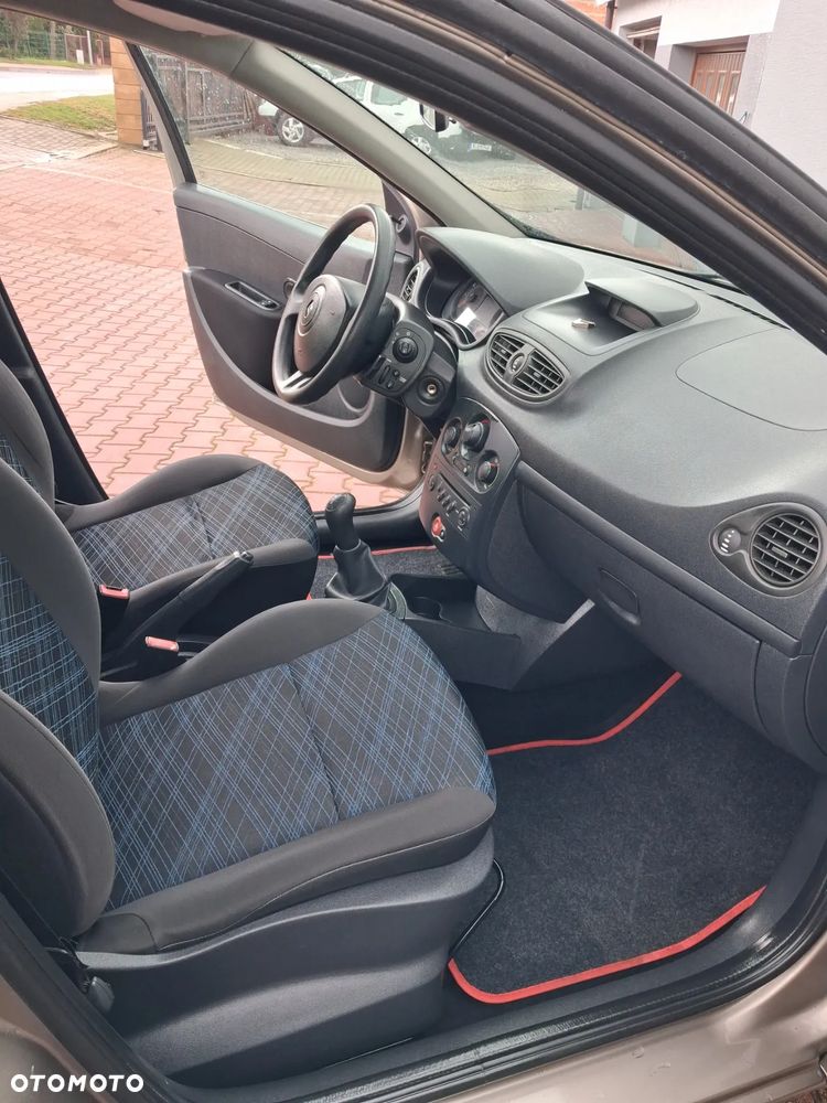Renault Clio - 13