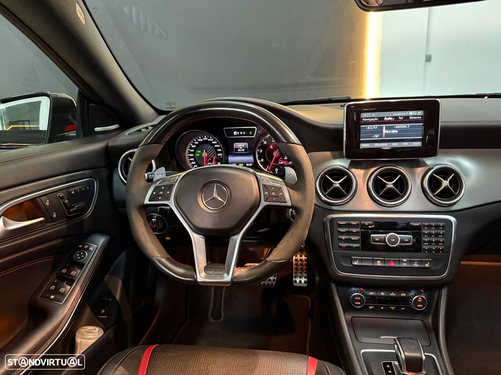 Mercedes-Benz CLA 45 AMG 4Matic 7G-DCT - 28