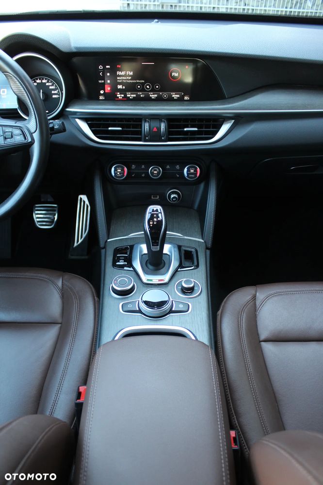 Alfa Romeo Stelvio 2.0 Turbo TI Q4 - 11