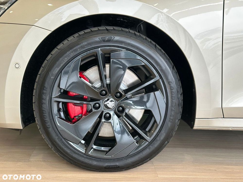 Skoda Octavia 2.0 TSI RS DSG - 8