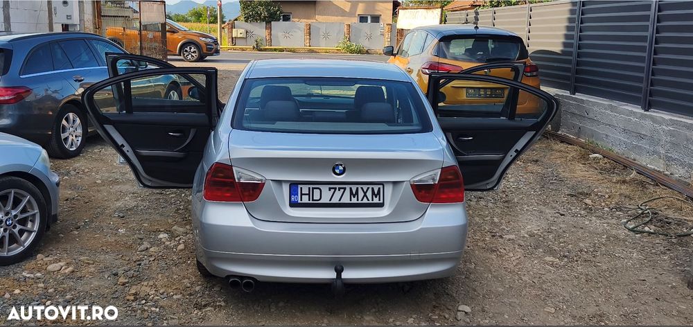 BMW Seria 3 325xi - 28