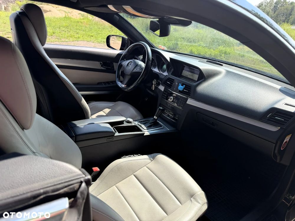 Mercedes-Benz Klasa E 250 CDI DPF BlueEFFICIENCY Automatik Elegance - 28