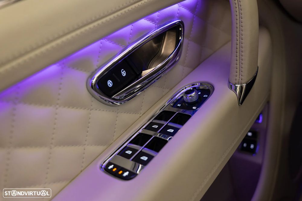 Bentley Bentayga W12 Mulliner - 17