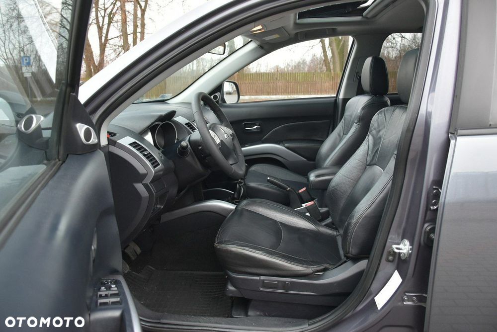 Mitsubishi Outlander - 14