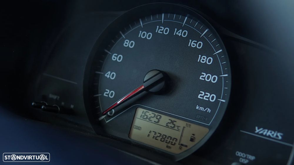 Toyota Yaris 1.0 VVT-i AC - 24