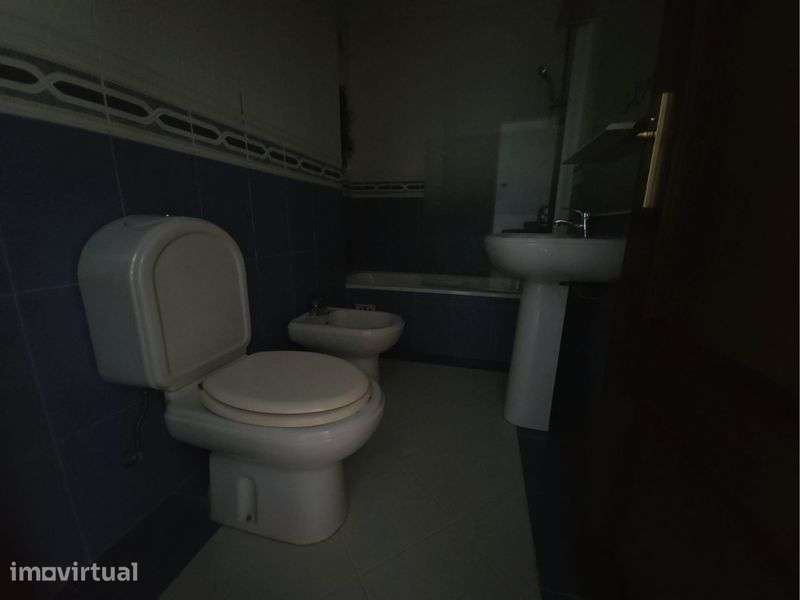 Apartamento T3 Santa Marta do Pinhal com parqueamento - Grande imagem: 2/8