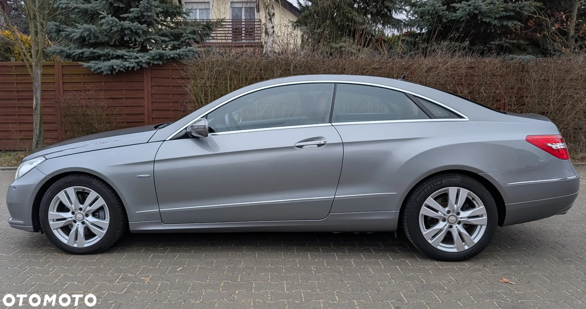 Mercedes-Benz Klasa E 350 CDI DPF Coupe BlueEFFICIENCY 7G-TRONIC Elegance - 3