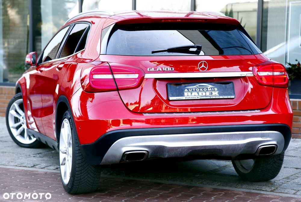 Mercedes-Benz GLA 180 7G-DCT Style - 23