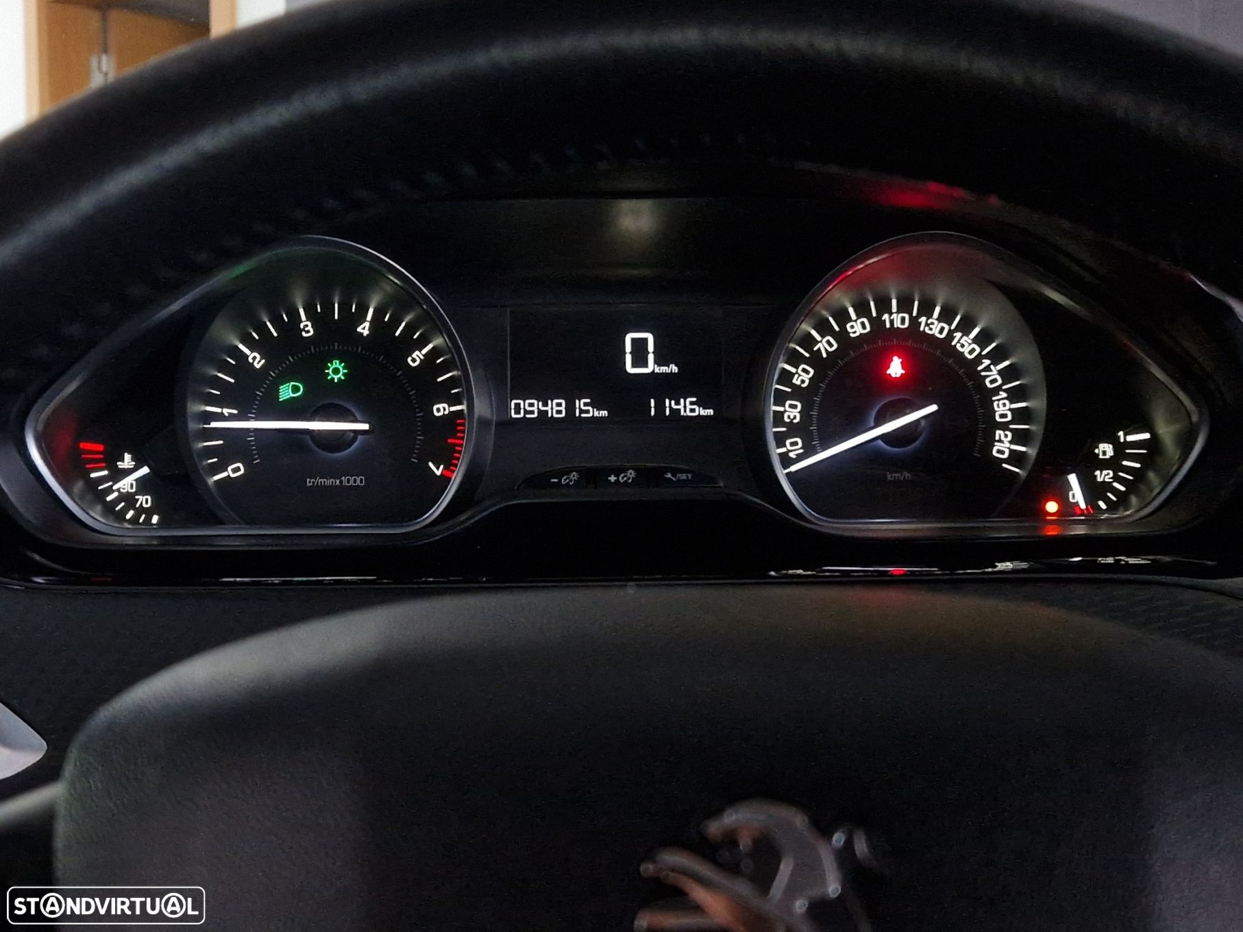 Peugeot 208 1.2 PureTech Style - 8