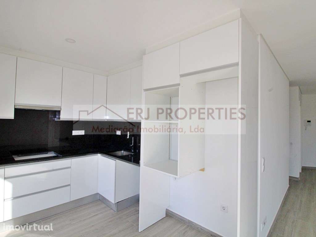 Apartamento T1 + 1 Novo a 2Km da Praia de Altura - Grande imagem: 2/24