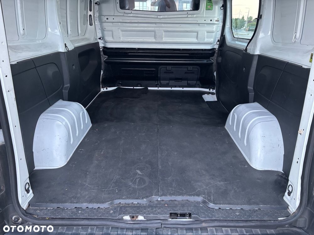 Opel Vivaro - 15
