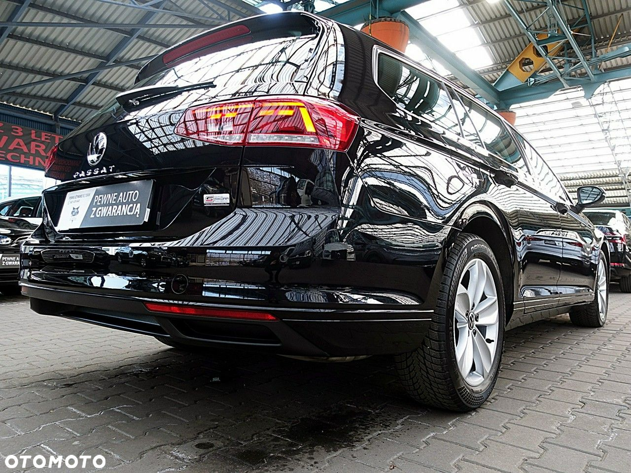Volkswagen Passat - 11