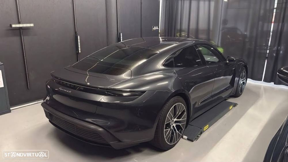 Porsche Taycan 4S - 3