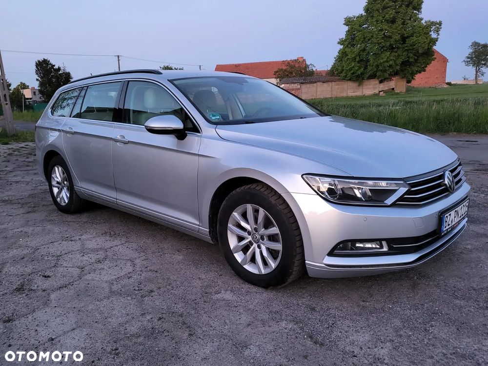 Volkswagen Passat 2.0 TDI SCR Comfortline - 11