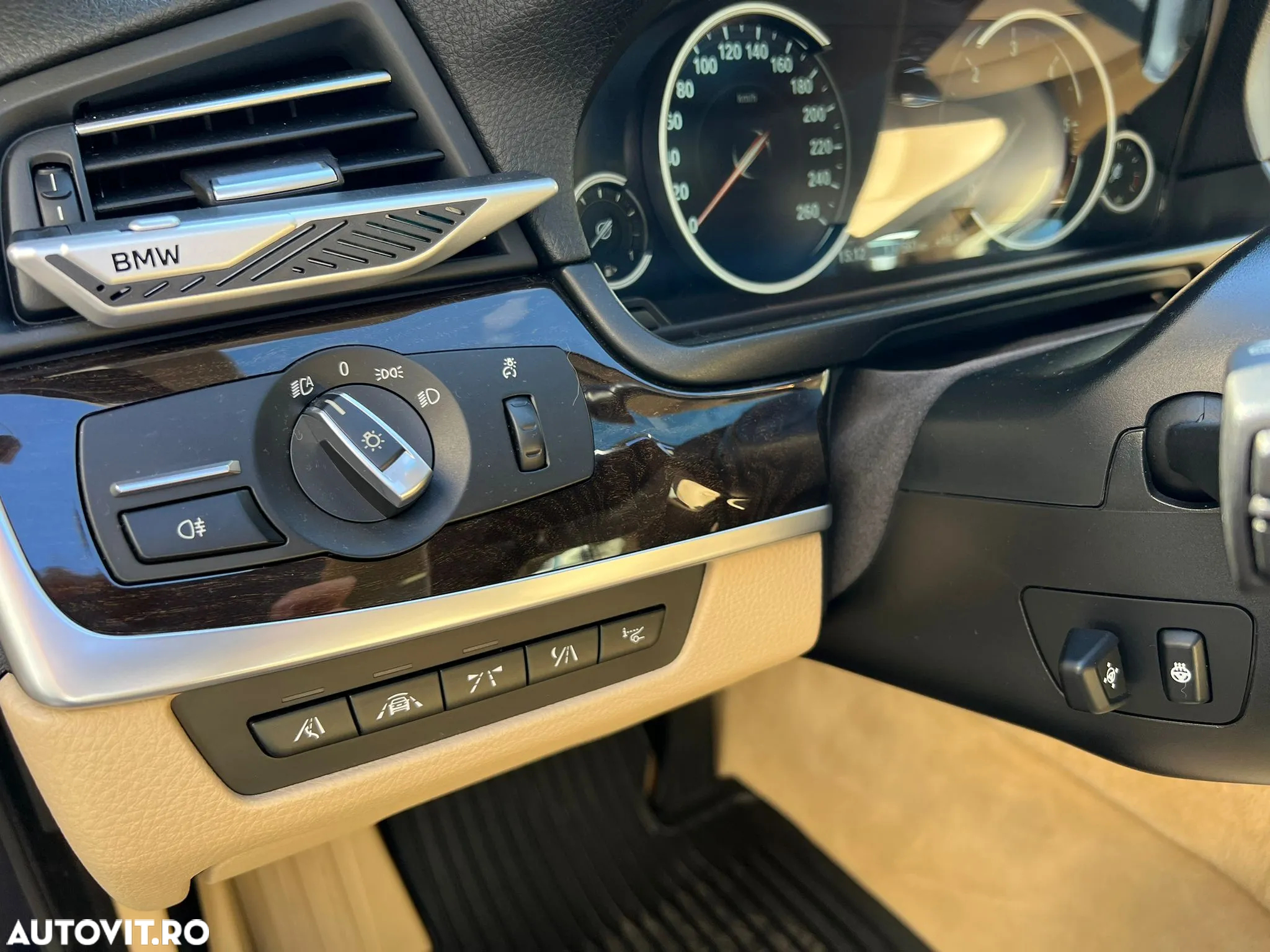 BMW Seria 5 535d xDrive AT - 24