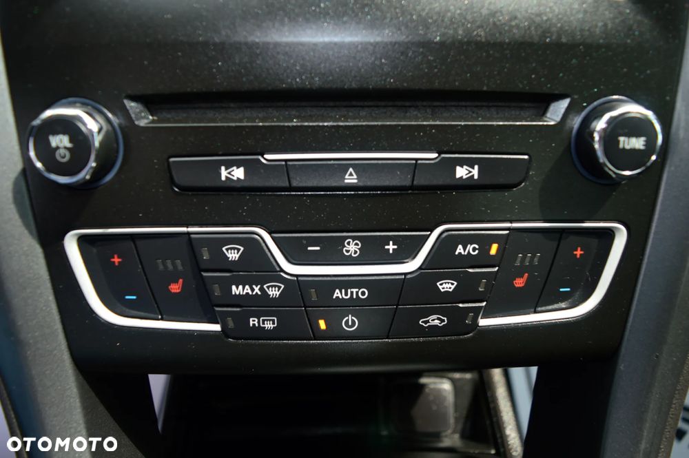 Ford Mondeo Turnier 2.0 TDCi Start-Stopp PowerShift-Aut Titanium - 23