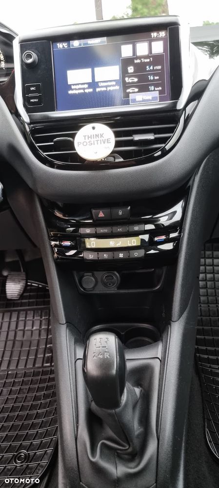 Peugeot 208 1.6 BlueHDi Active S&S - 17