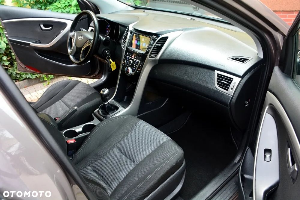 Hyundai i30 1.6 GDI Style - 22
