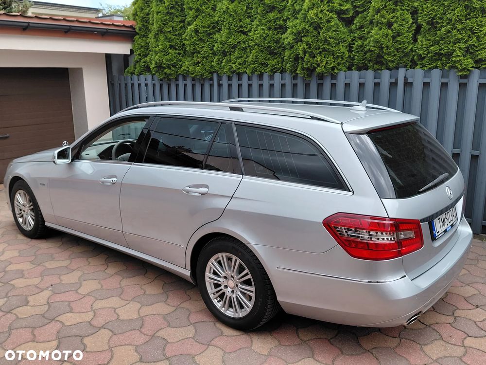 Mercedes-Benz Klasa E 300 CDI DPF BlueEFFICIENCY 7G-TRONIC Elegance - 28
