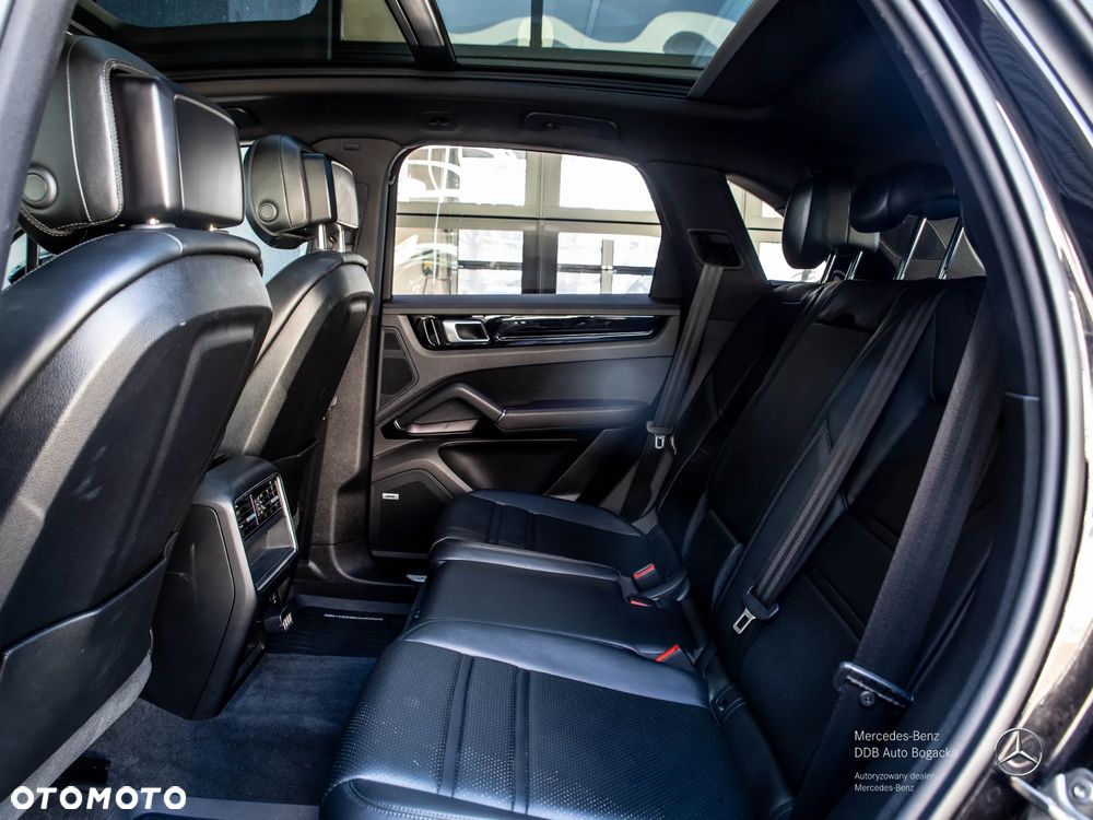 Porsche Cayenne Standard - 25
