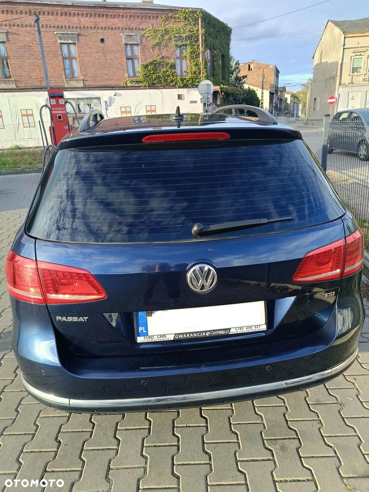 Volkswagen Passat 2011 photo 2