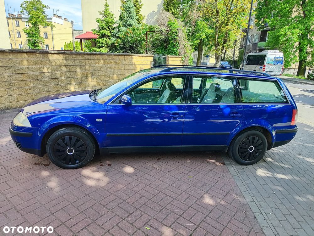 Volkswagen Passat 1.6 Comfortline - 11