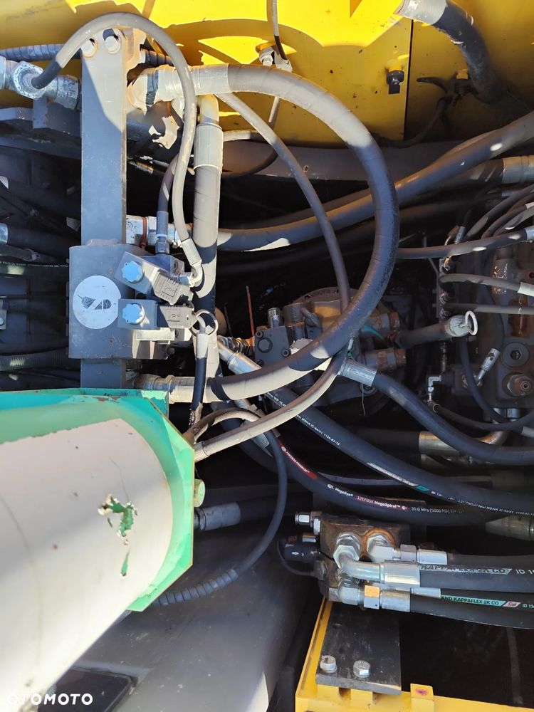 Volvo EC 220 DL - 20