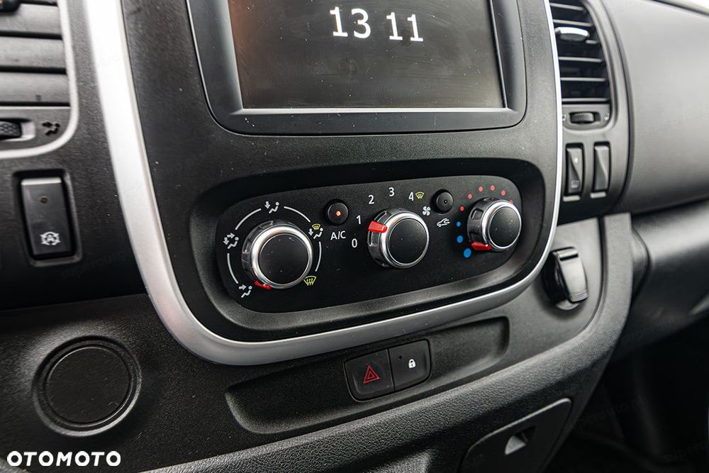 Renault Trafic - 25