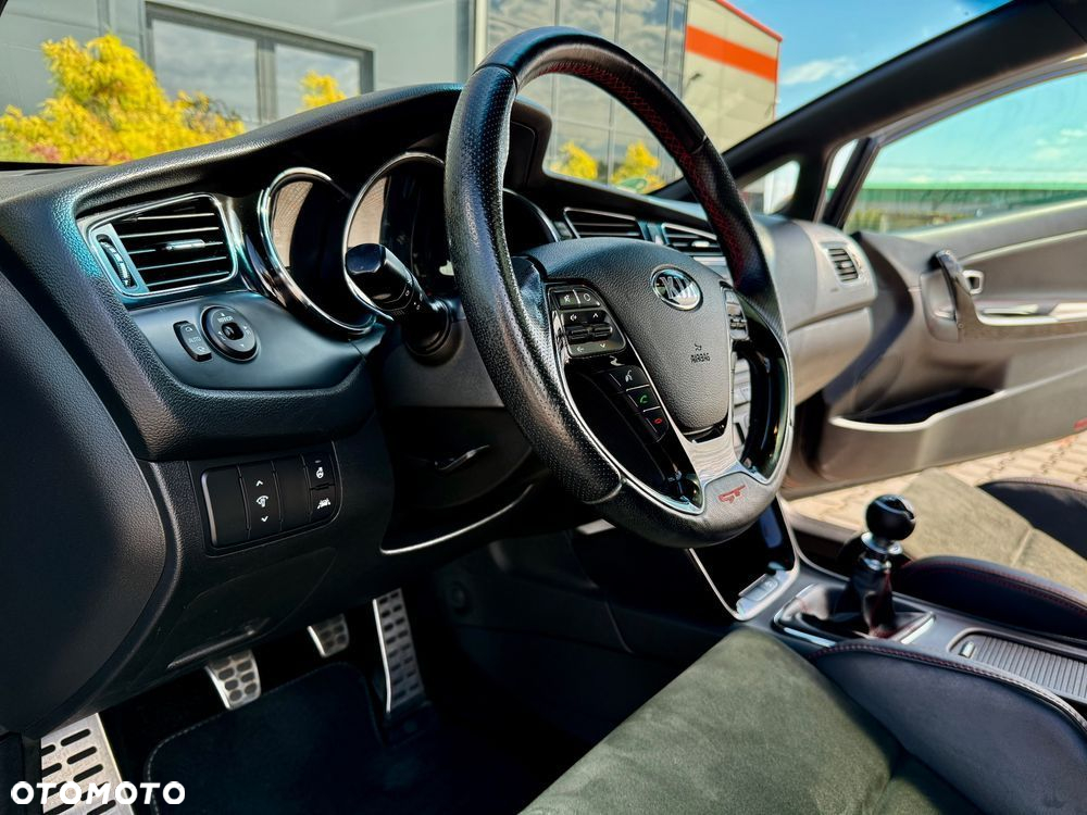 Kia Ceed 1.6 T-GDI GT - 38