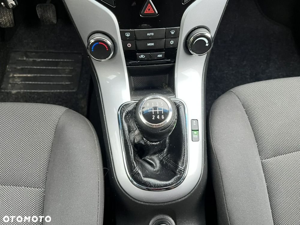 Chevrolet Cruze - 14