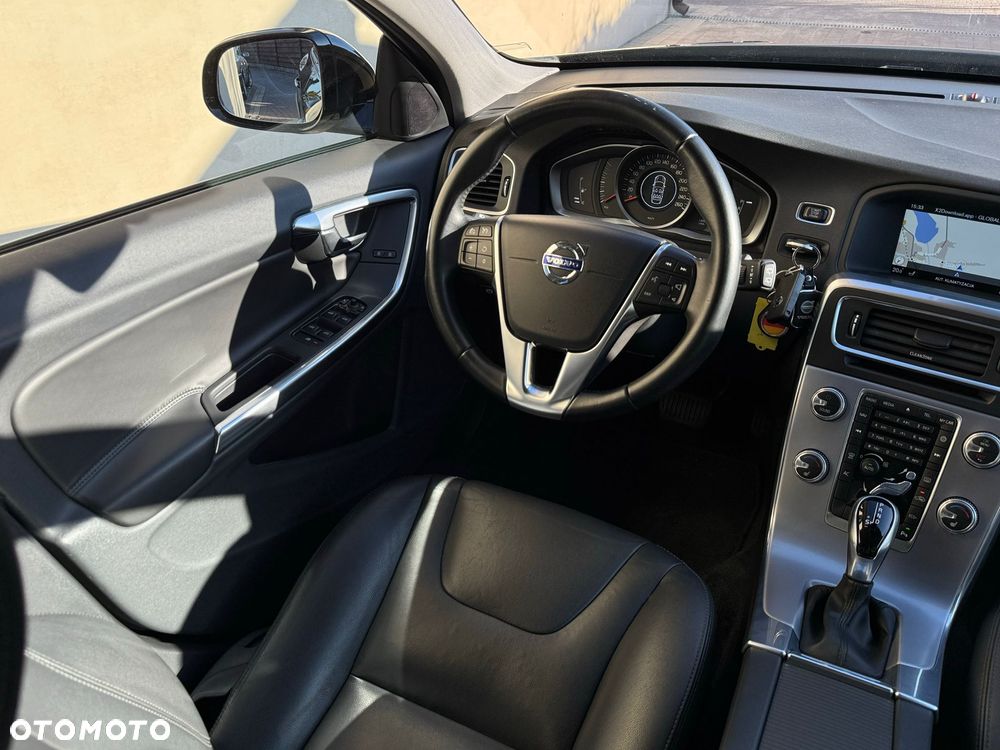 Volvo V60 Cross Country D3 Geartronic Kinetic - 11