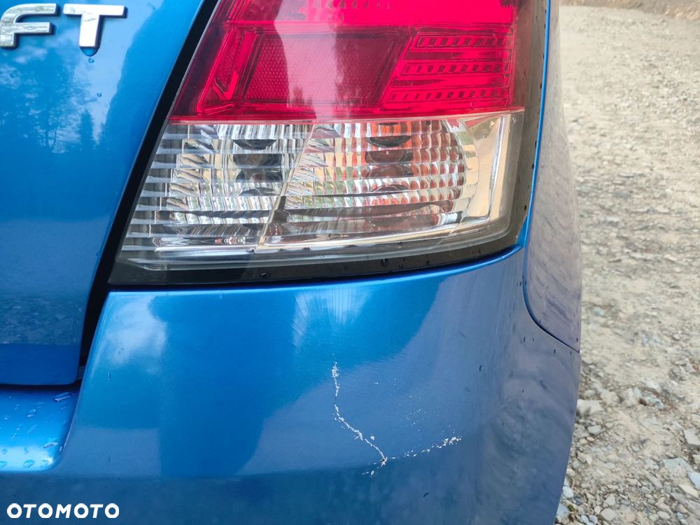 Suzuki Swift 1.3 DDiS 16v GLX - 10