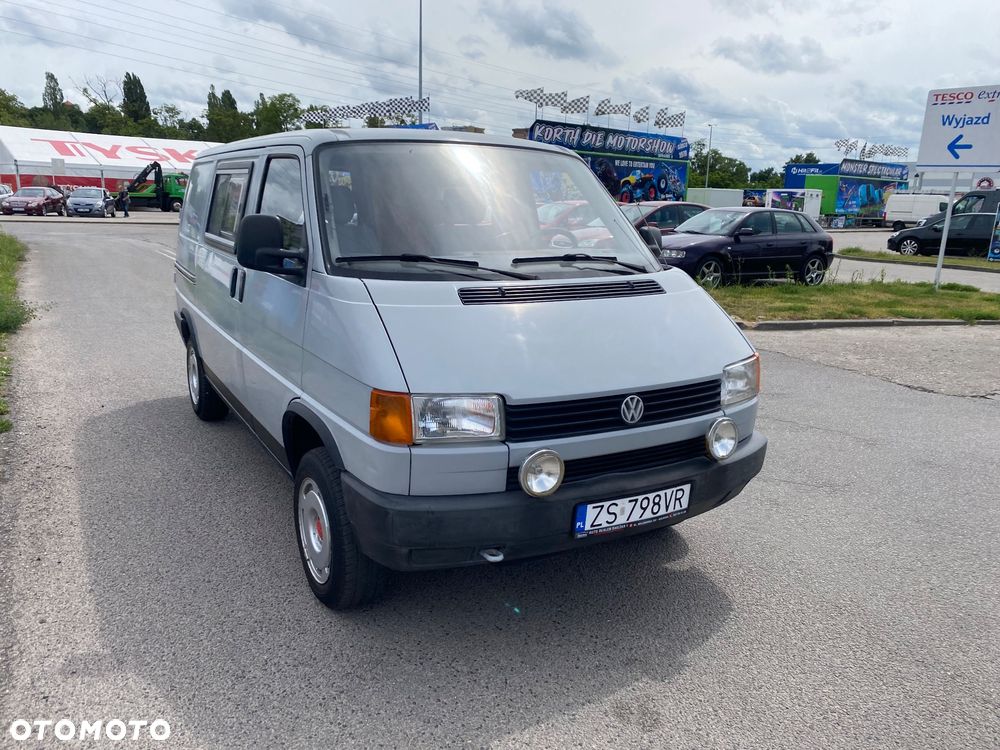 Volkswagen Caravelle - 19