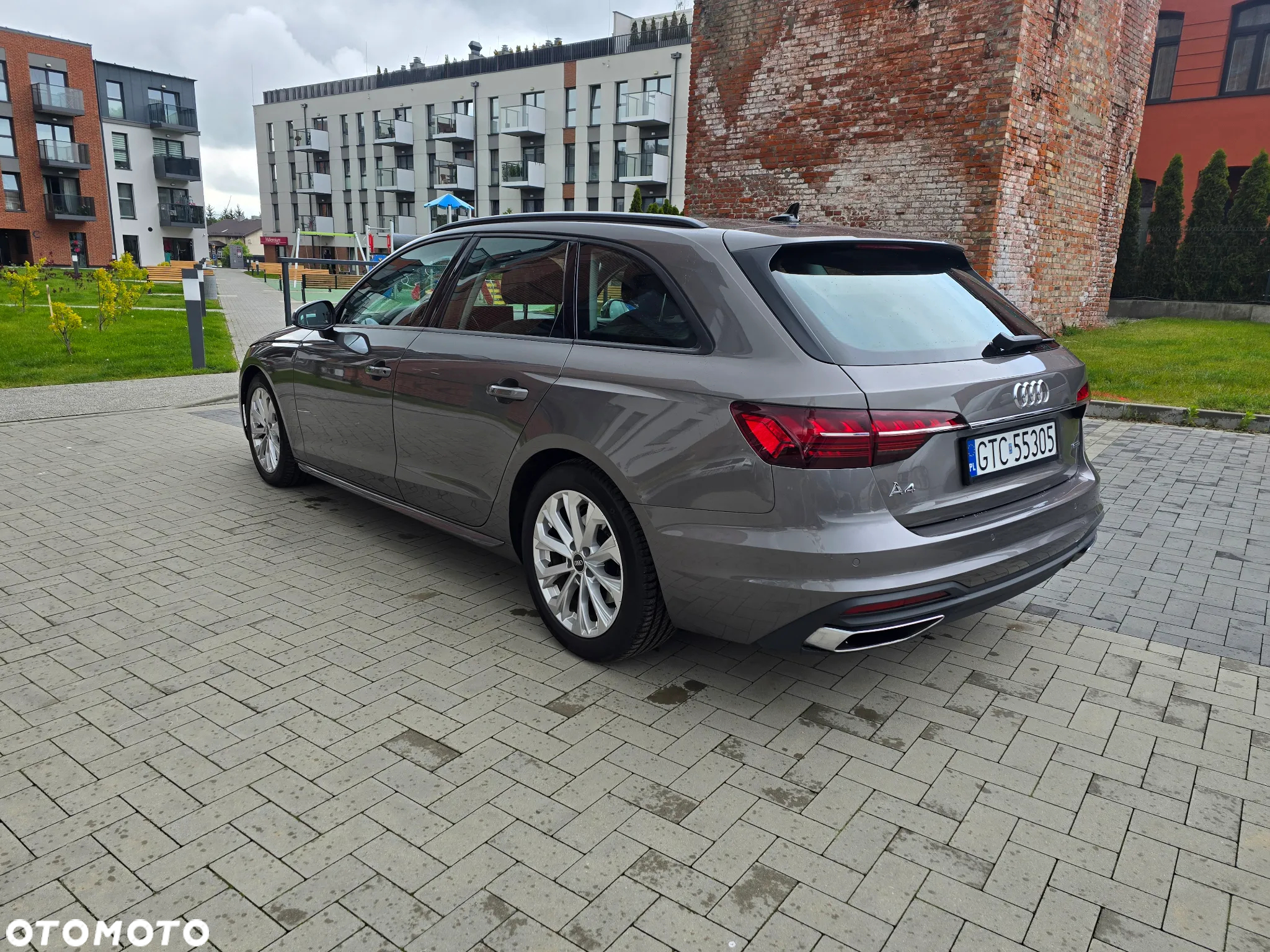 Audi A4 Avant 40 TDI quattro S tronic - 13
