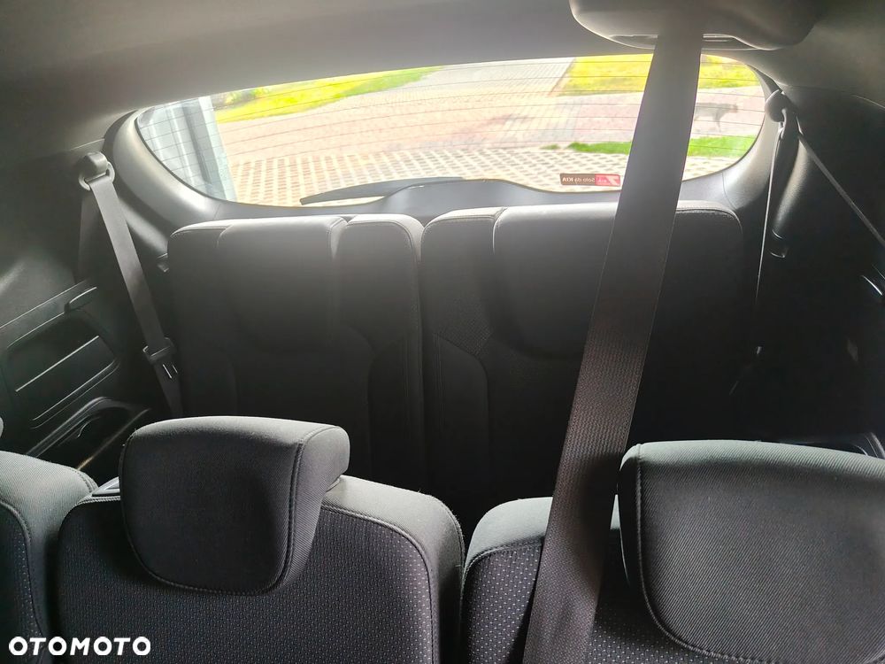 Kia Carens - 17