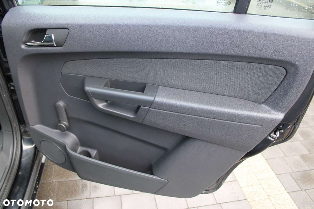 Opel Zafira - 20