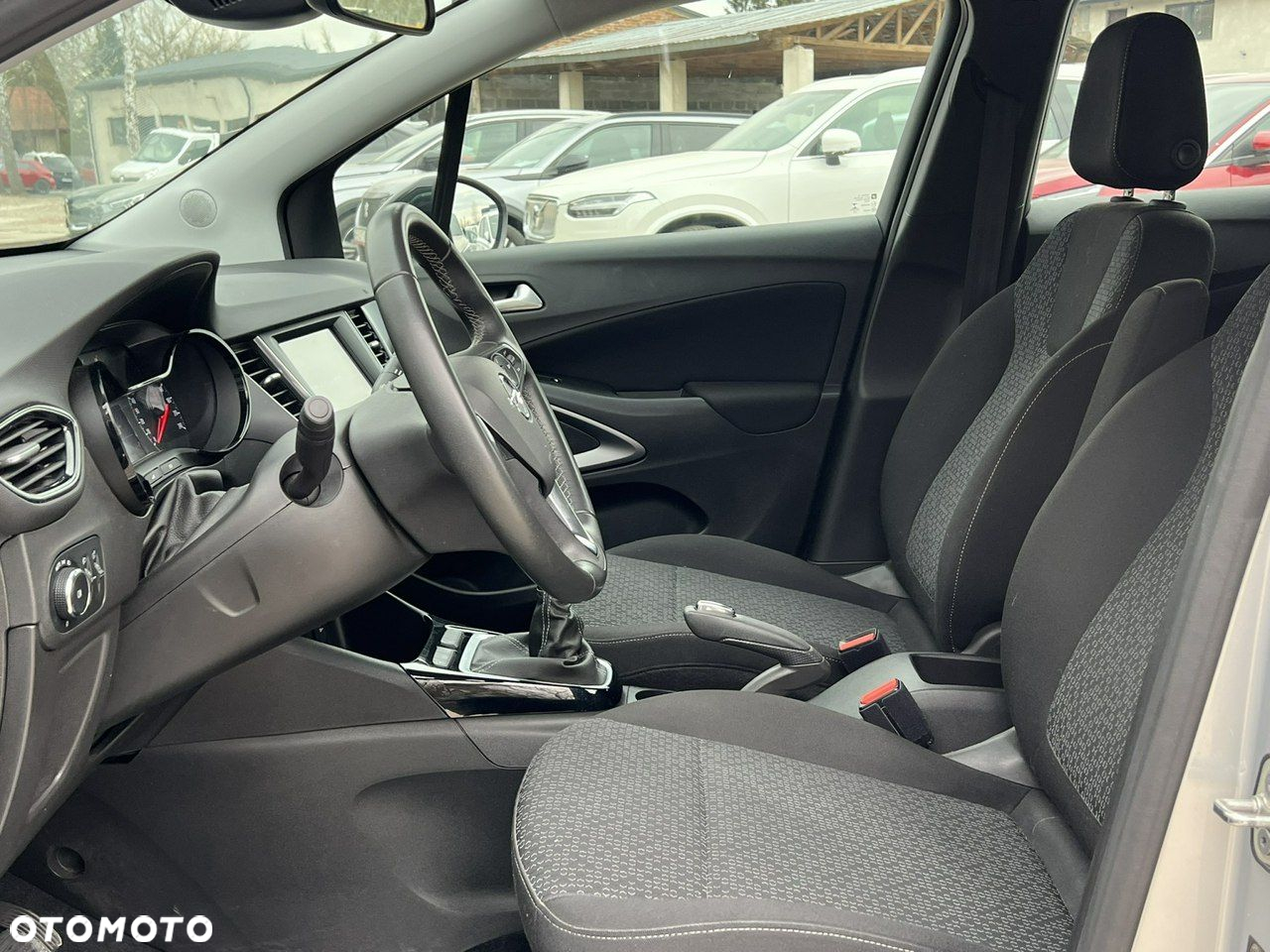 Opel Crossland X - 11