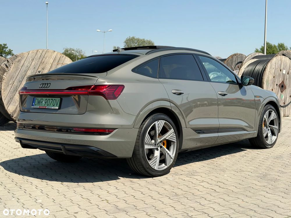Audi e-tron 55 Quattro S Line - 11