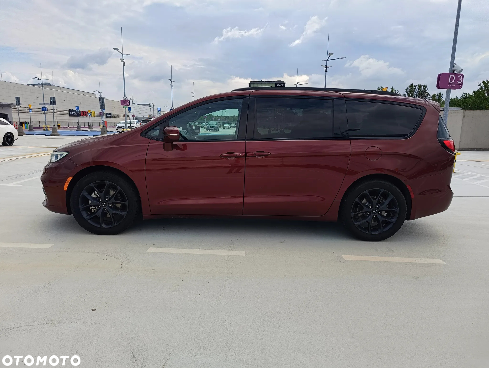 Chrysler Pacifica - 8