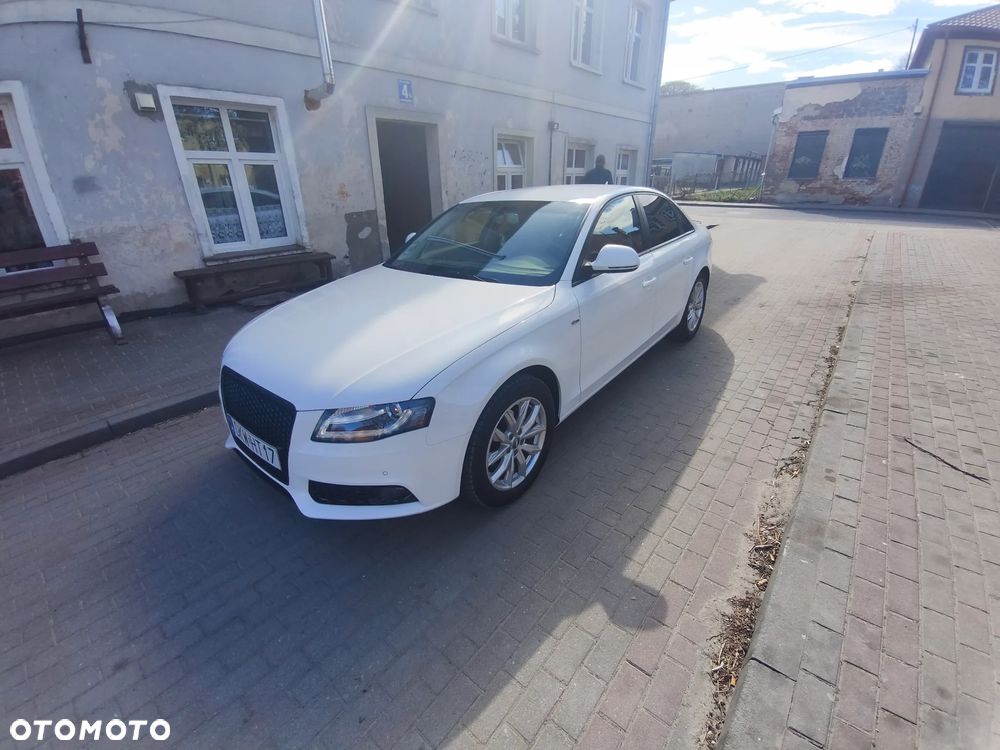 Audi A4 Limousine - 1