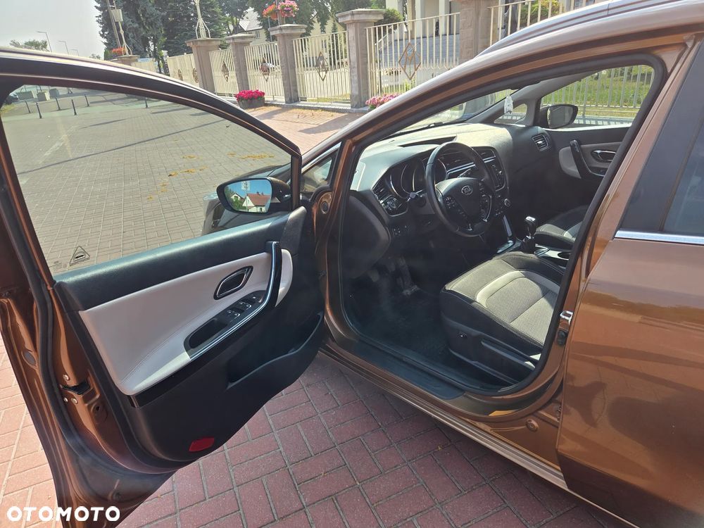 Kia Ceed 1.6 CRDi L Business Line - 12