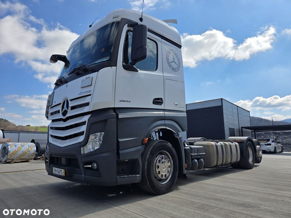 Mercedes-Benz ACTROS - 1