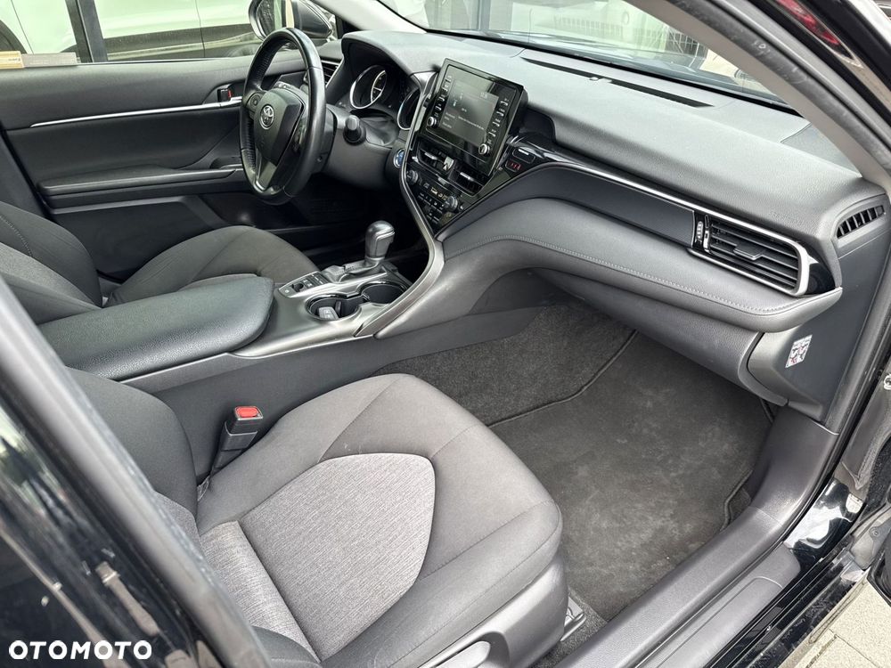 Toyota Camry 2.5 Hybrid Comfort CVT - 25