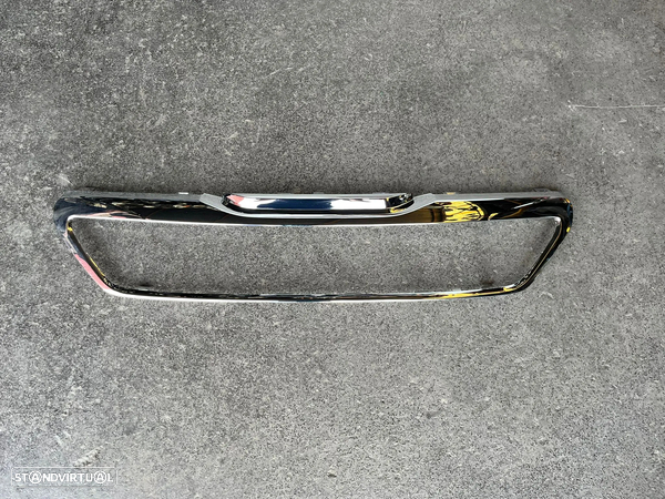 PEUGEOT 308 II ARO CROMADO PARA CHOQUES FRENTE - FR039