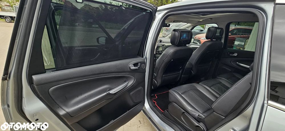 Ford S-Max - 16