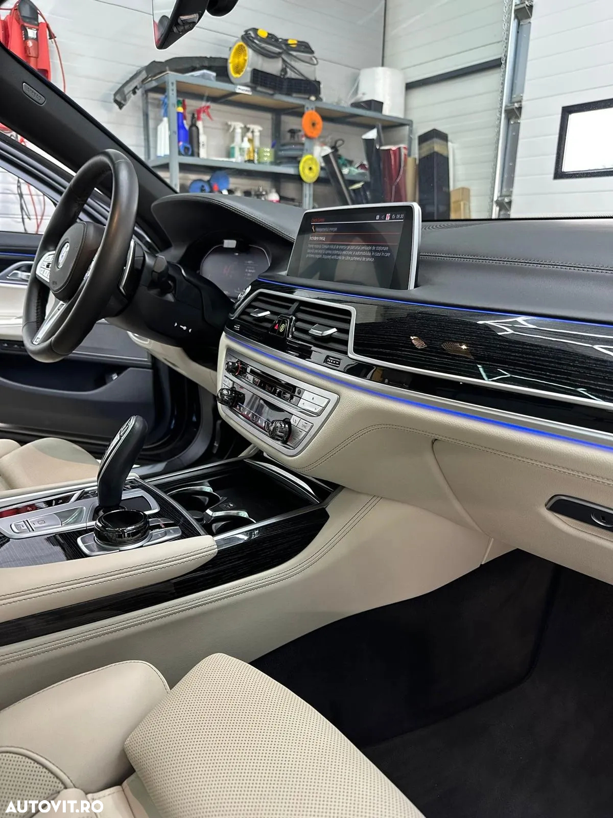 BMW Seria 7 730d xDrive MHEV - 12